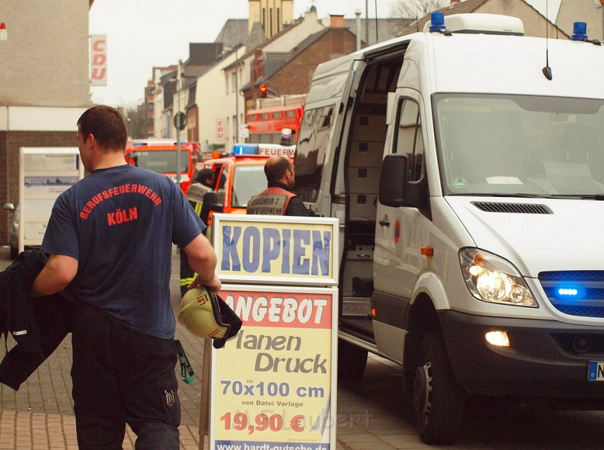 Weisses Pulver im Buero gefunden Koeln Porz Mitte Hauptstr P393.JPG